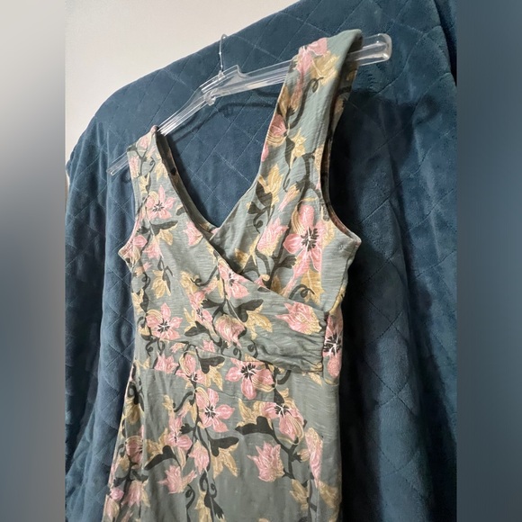 Women's Patagonia Medium Mini Dress with Floral Hibiscus Print - Picture 3 of 7